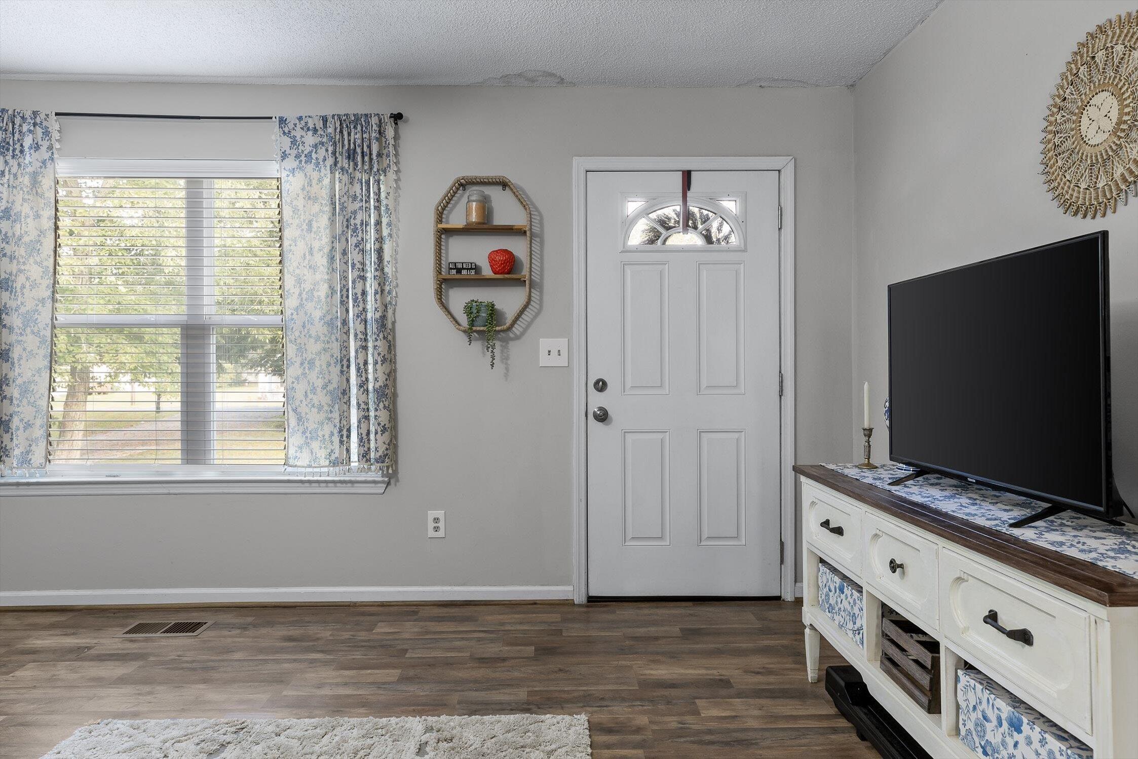 Chickamauga, Georgia 30707, United States, 3 Bedrooms Bedrooms, ,2 BathroomsBathrooms,Residential,Active,213757