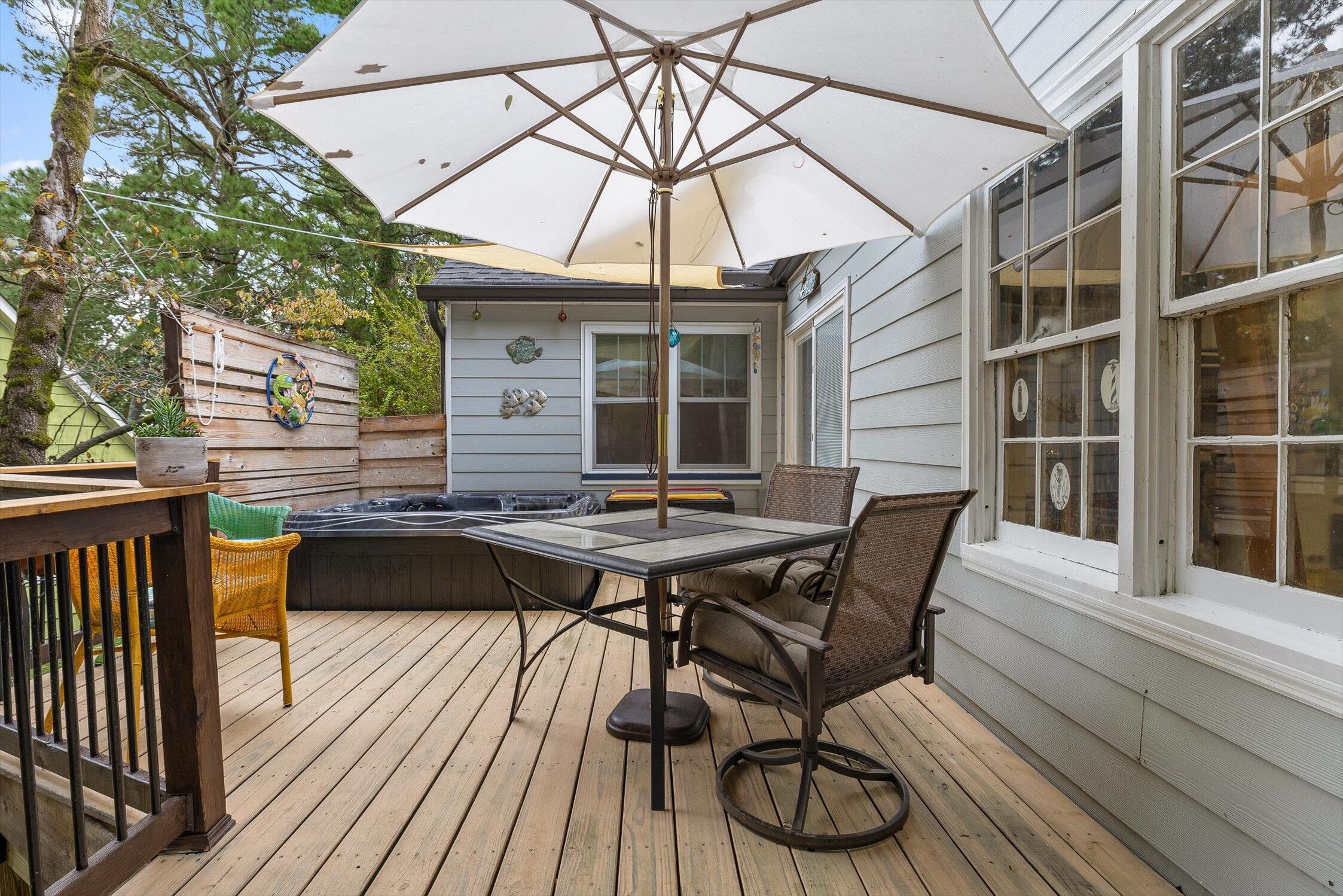 Chattanooga, Tennessee 37411, United States, 4 Bedrooms Bedrooms, ,2 BathroomsBathrooms,Residential,Pending,217696