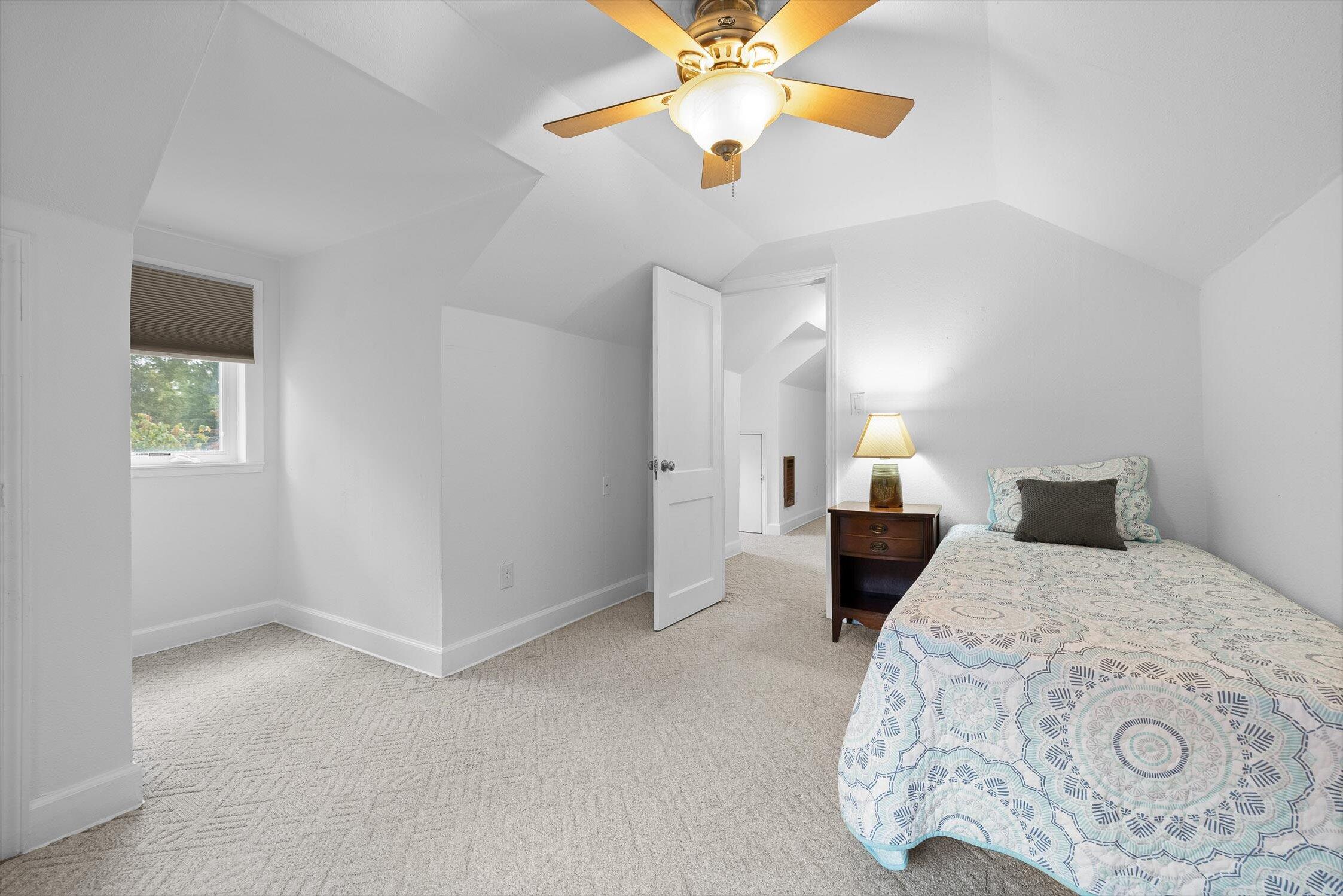 Chattanooga, Tennessee 37411, United States, 4 Bedrooms Bedrooms, ,2 BathroomsBathrooms,Residential,Pending,217696