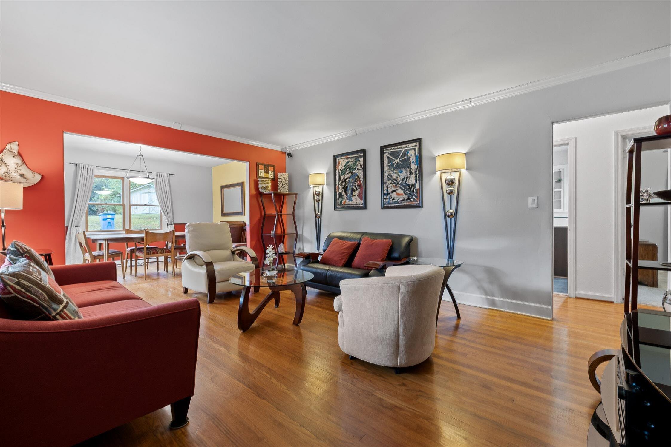 Chattanooga, Tennessee 37411, United States, 4 Bedrooms Bedrooms, ,2 BathroomsBathrooms,Residential,Pending,217696