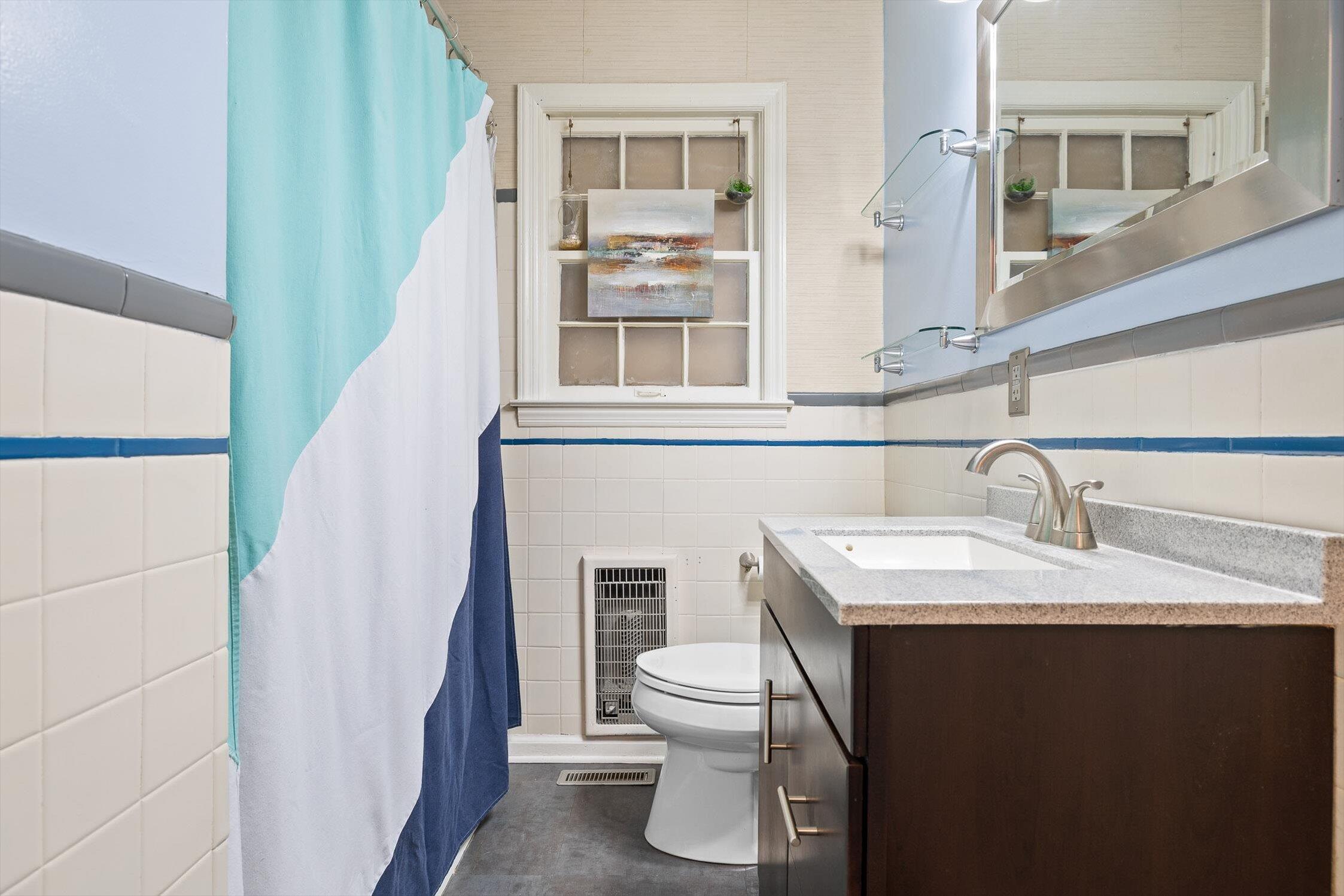 Chattanooga, Tennessee 37411, United States, 4 Bedrooms Bedrooms, ,2 BathroomsBathrooms,Residential,Pending,217696