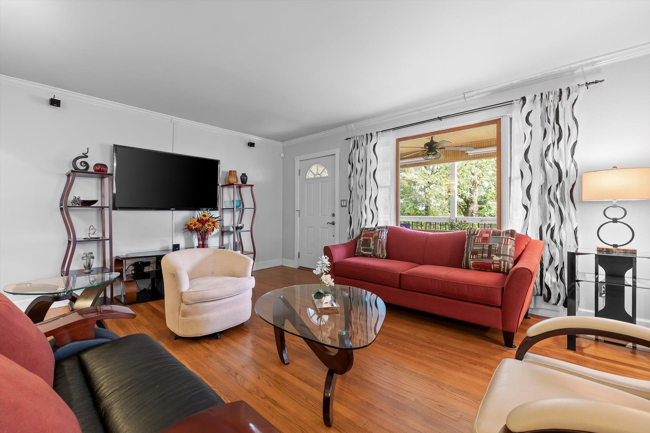 Chattanooga, Tennessee 37411, United States, 4 Bedrooms Bedrooms, ,2 BathroomsBathrooms,Residential,Pending,217696