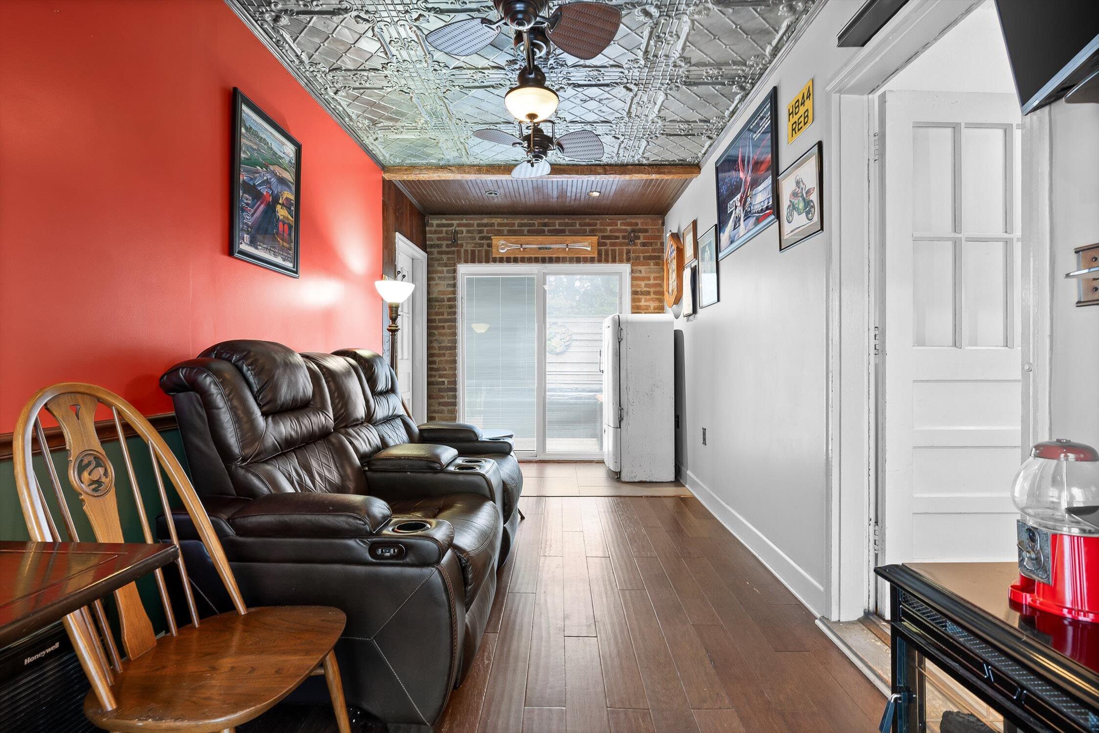 Chattanooga, Tennessee 37411, United States, 4 Bedrooms Bedrooms, ,2 BathroomsBathrooms,Residential,Pending,217696