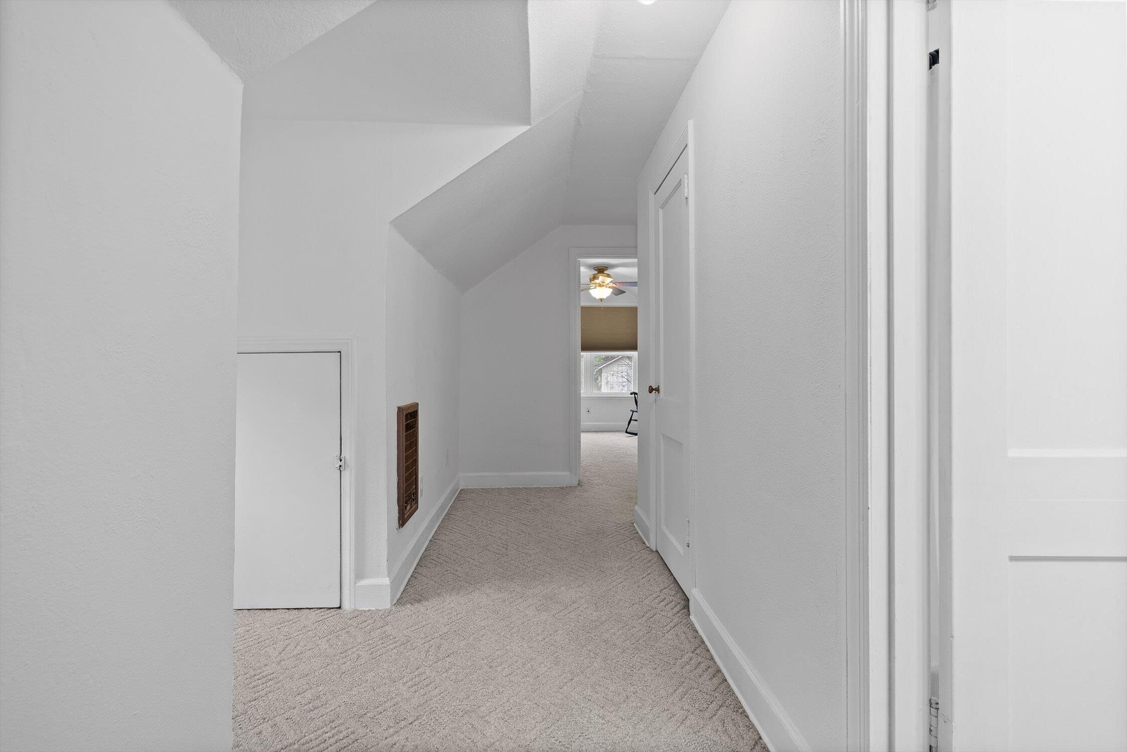 Chattanooga, Tennessee 37411, United States, 4 Bedrooms Bedrooms, ,2 BathroomsBathrooms,Residential,Pending,217696