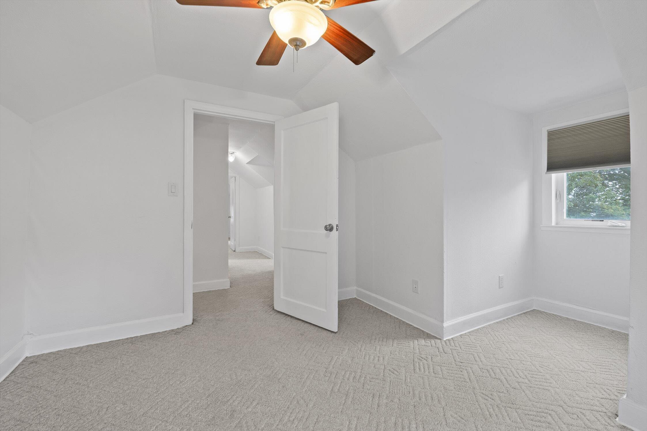 Chattanooga, Tennessee 37411, United States, 4 Bedrooms Bedrooms, ,2 BathroomsBathrooms,Residential,Pending,217696