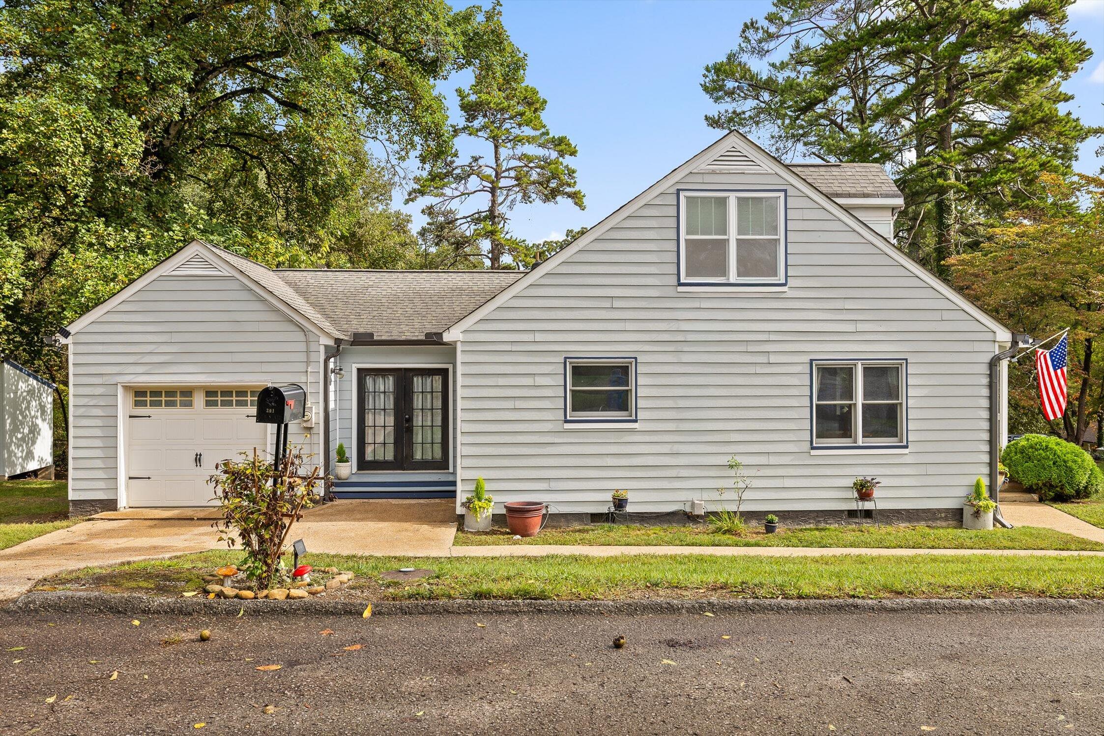 Chattanooga, Tennessee 37411, United States, 4 Bedrooms Bedrooms, ,2 BathroomsBathrooms,Residential,Pending,217696