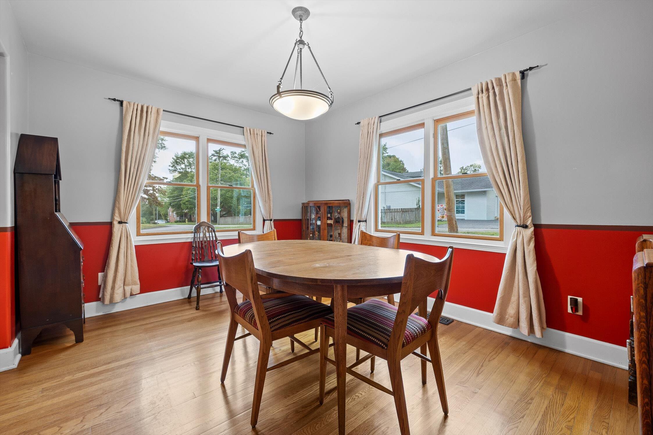 Chattanooga, Tennessee 37411, United States, 4 Bedrooms Bedrooms, ,2 BathroomsBathrooms,Residential,Pending,217696