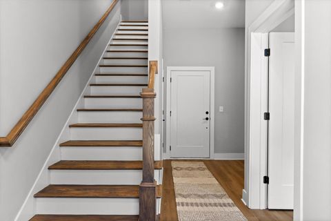 Tiny photo for 725 Burnside Place, Chattanooga, TN 37408 (MLS # 1527044)