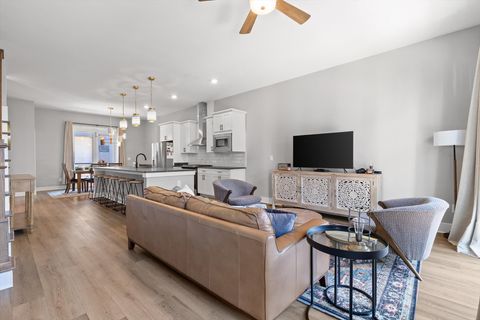 Tiny photo for 725 Burnside Place, Chattanooga, TN 37408 (MLS # 1527044)