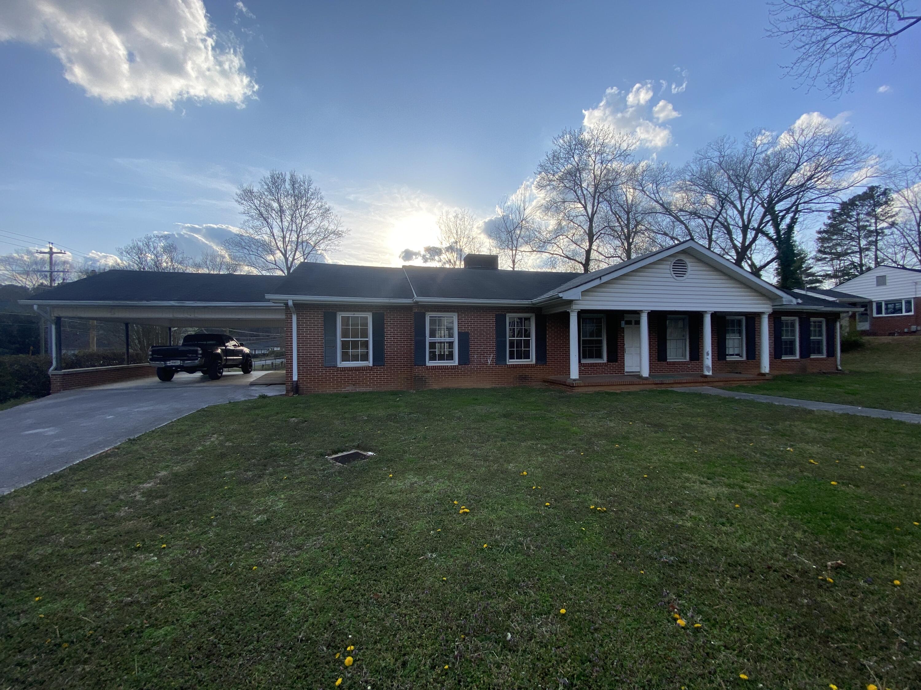 924 Stoneleigh Road, Dalton, Georgia image 2