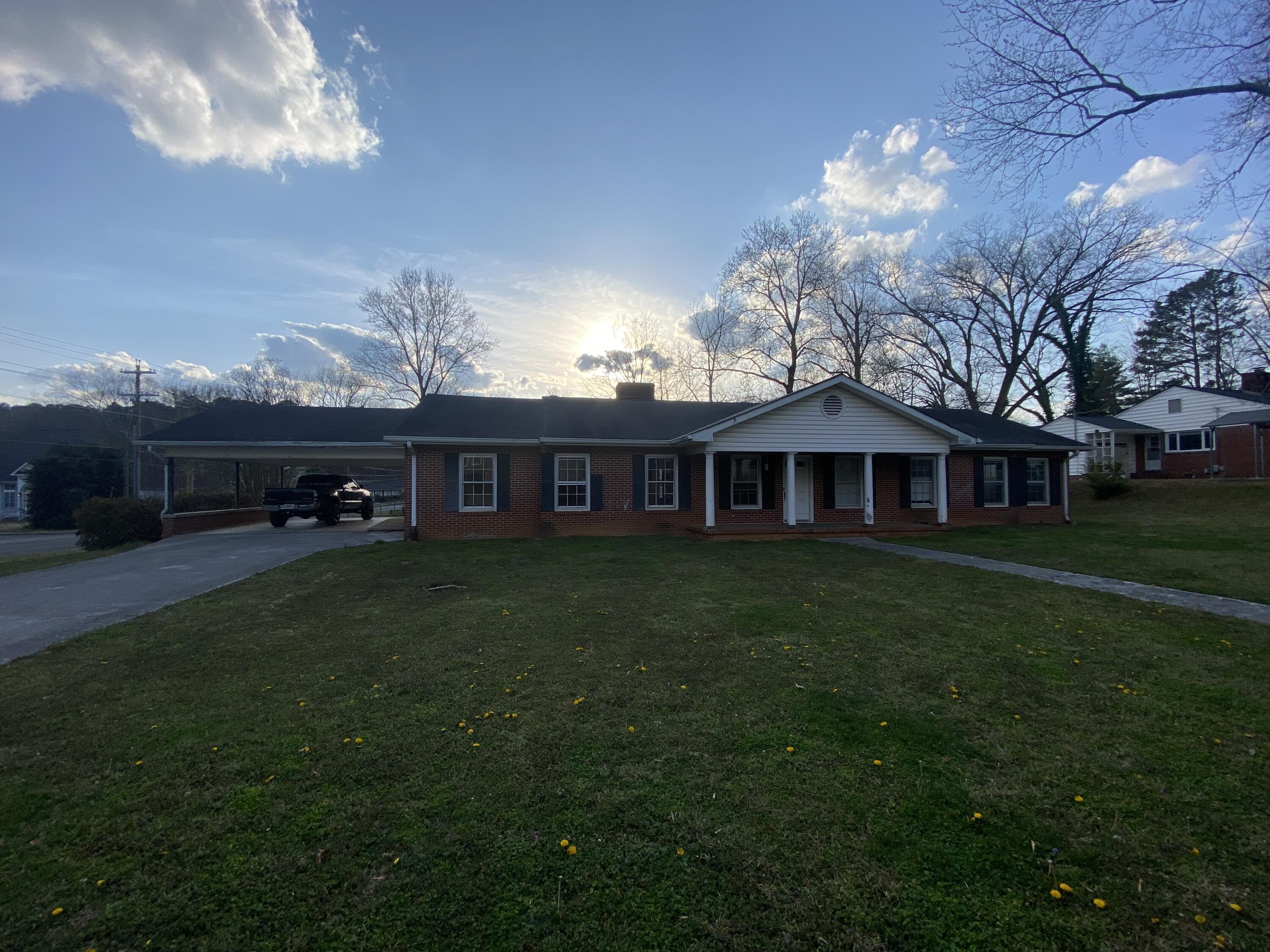 924 Stoneleigh Road, Dalton, Georgia image 1