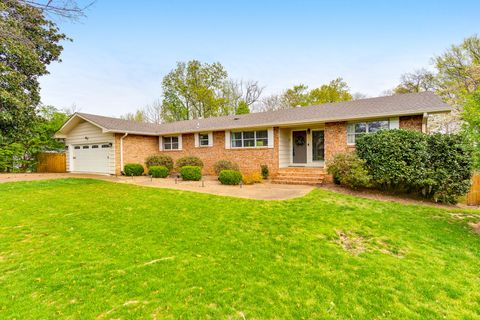 Photo of 1325 Highland Road, Chattanooga, TN 37415 (MLS # 1531236)