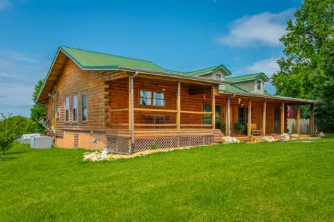 Homes For Sale - 2195 Myers Road<br/> Van Buren County, Pikeville, TN 37367