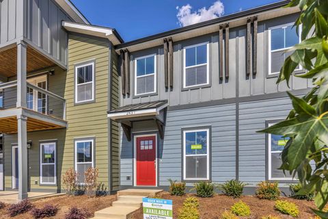 Photo of 2437 E 17th Street, Chattanooga, TN 37404 (MLS # 1525933)