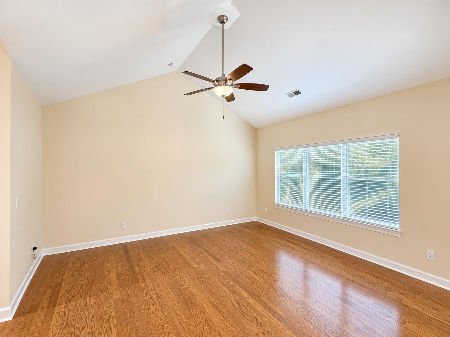 148 Emmyllie Court NE