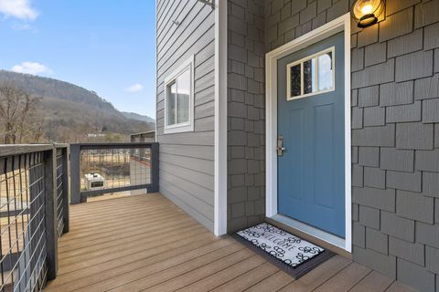 Photo of 21808 River Canyon Road, Chattanooga, TN 37405 (MLS # 1528116)