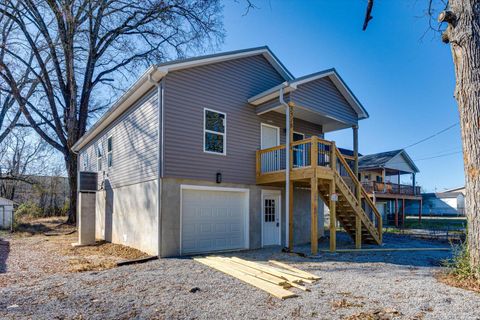 Photo of 5518 Oakdale Avenue, Chattanooga, TN 37412 (MLS # 1525991)