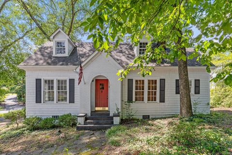 Photo of 914 W Walnut Avenue, Dalton, GA 30720 (MLS # 1529514)