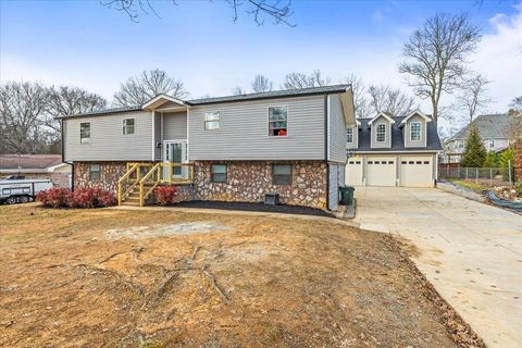 Photo of 1804 Honeysuckle Trail, Fort Oglethorpe, GA 30742 (MLS # 1532996)