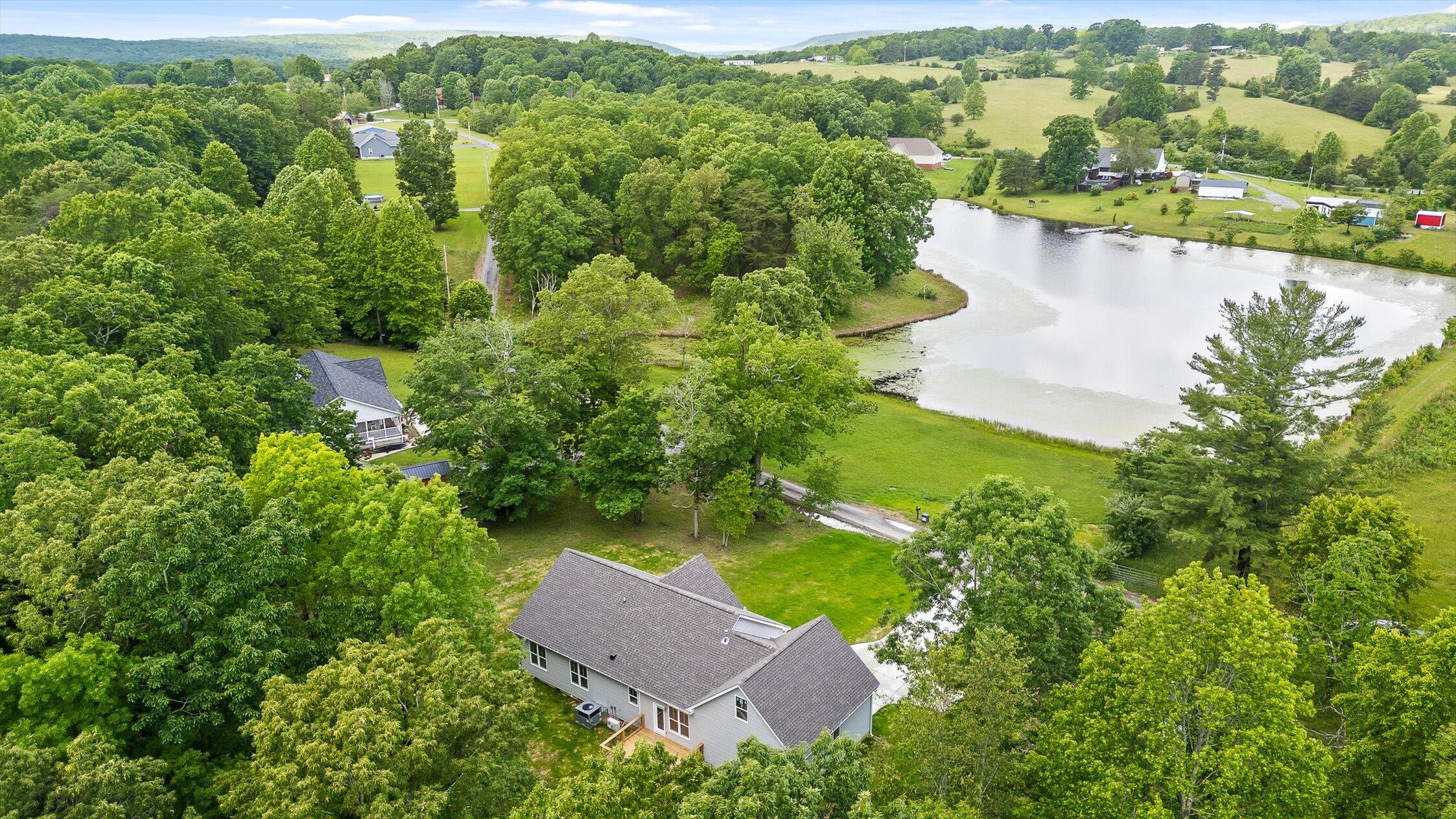 338 Kerry Lane, Soddy Daisy, Tennessee image 2