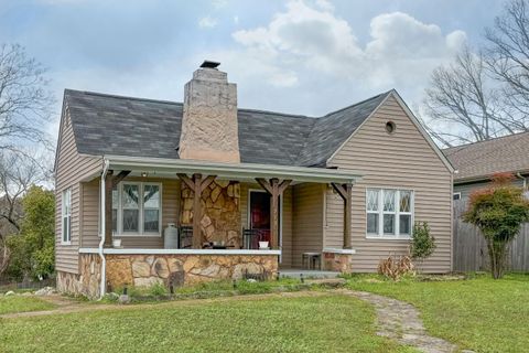 Photo of 713 Hargraves Avenue, Chattanooga, TN 37411 (MLS # 1531154)