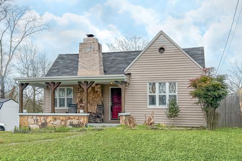 Tiny photo for 713 Hargraves Avenue, Chattanooga, TN 37411 (MLS # 1531154)