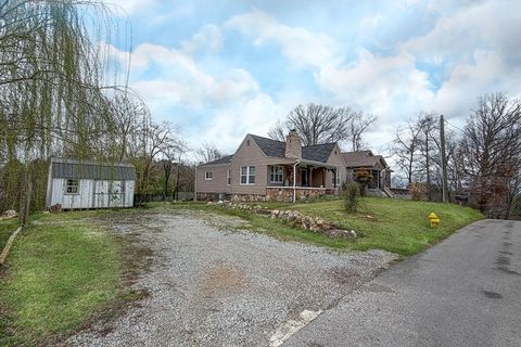 Tiny photo for 713 Hargraves Avenue, Chattanooga, TN 37411 (MLS # 1531154)
