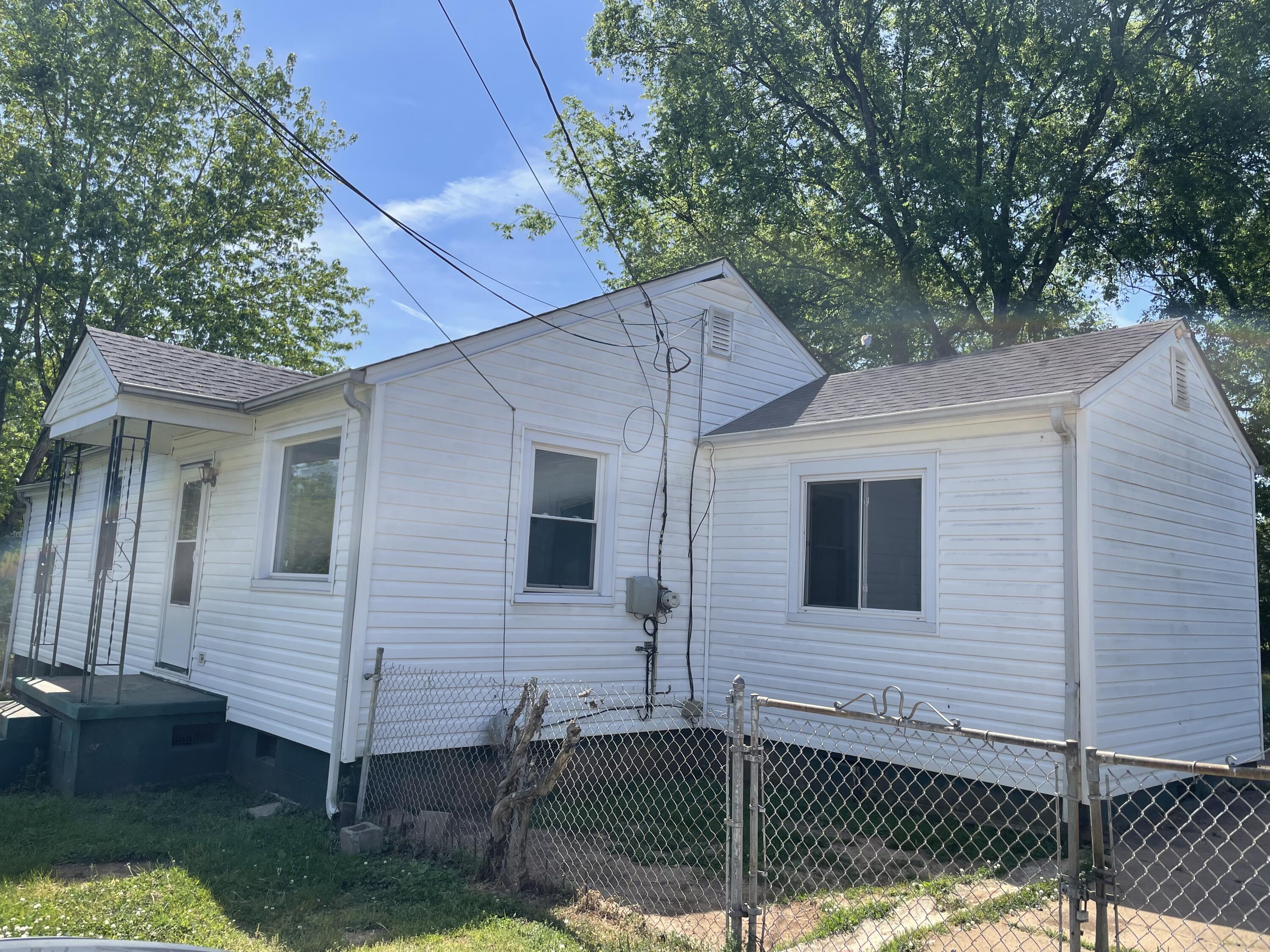 1712 Strawberry Lane