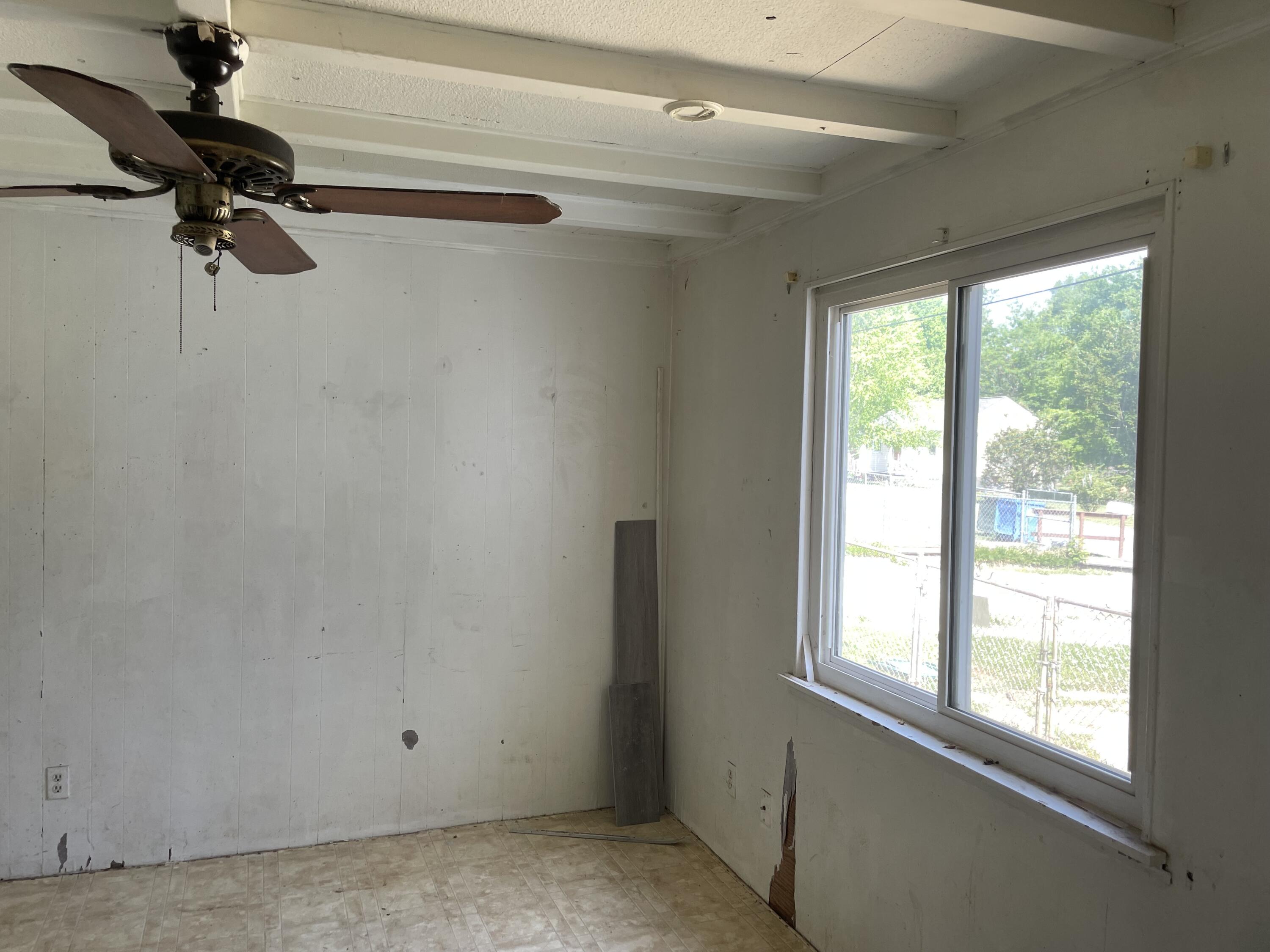 1712 Strawberry Lane