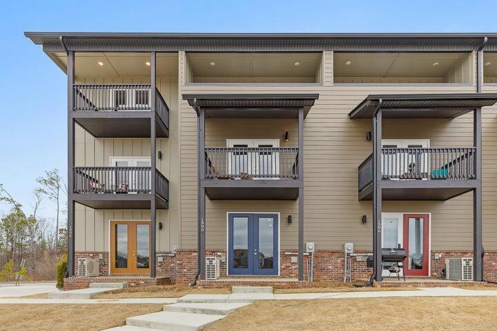 Chattanooga, Tennessee 37421, United States, 2 Bedrooms Bedrooms, ,2 BathroomsBathrooms,Residential,Active,257580