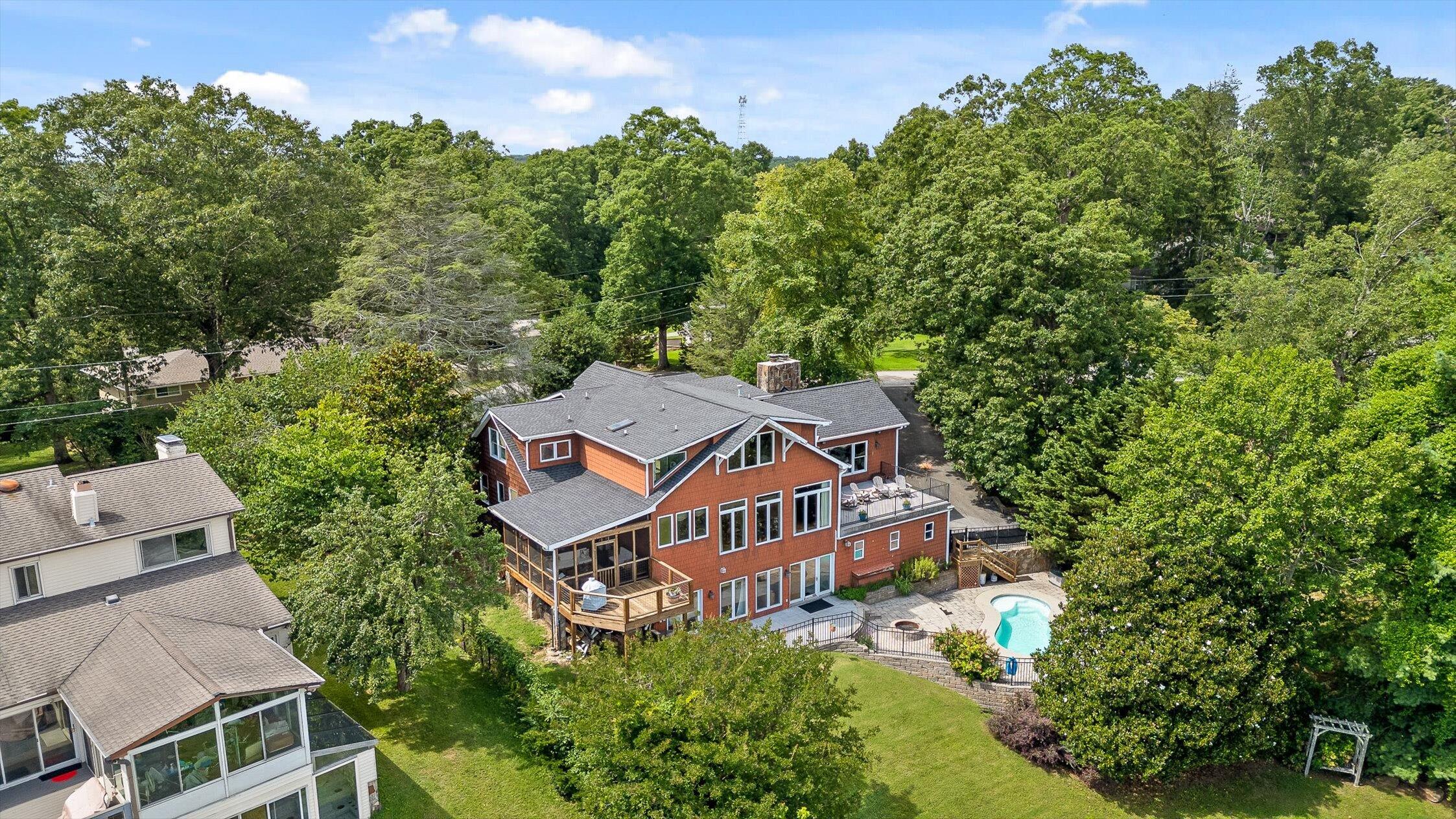 Signal Mountain, Tennessee 37377, United States, 6 Bedrooms Bedrooms, ,5 BathroomsBathrooms,Residential,Active,165755