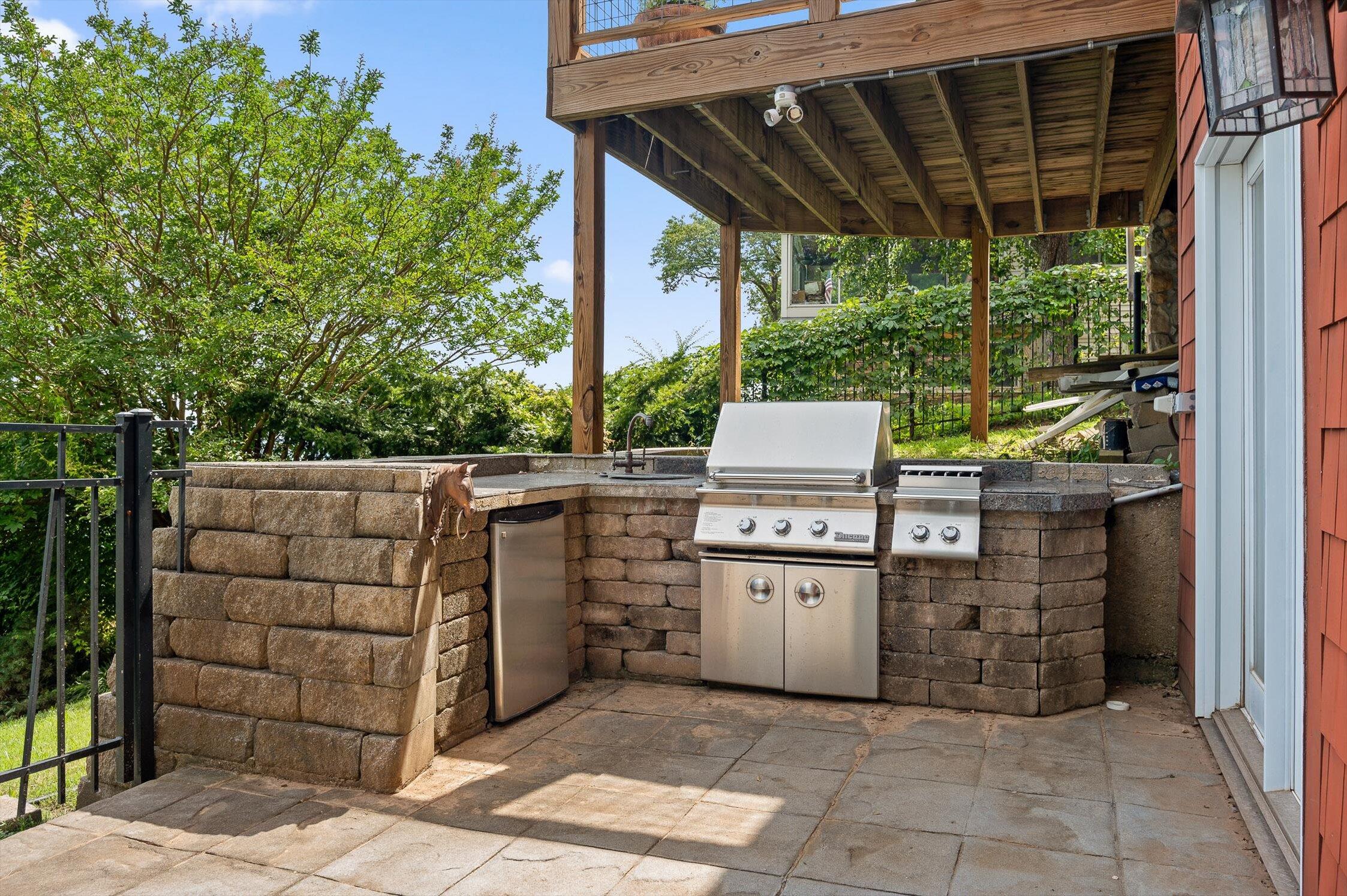 Signal Mountain, Tennessee 37377, United States, 6 Bedrooms Bedrooms, ,5 BathroomsBathrooms,Residential,Active,165755