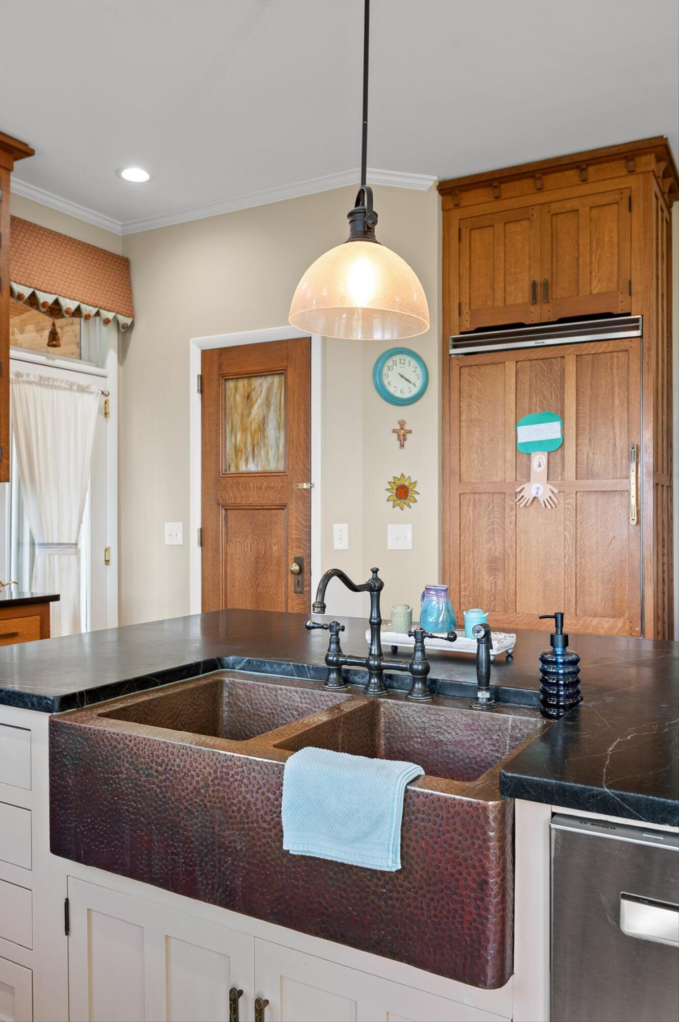 Signal Mountain, Tennessee 37377, United States, 6 Bedrooms Bedrooms, ,5 BathroomsBathrooms,Residential,Active,165755