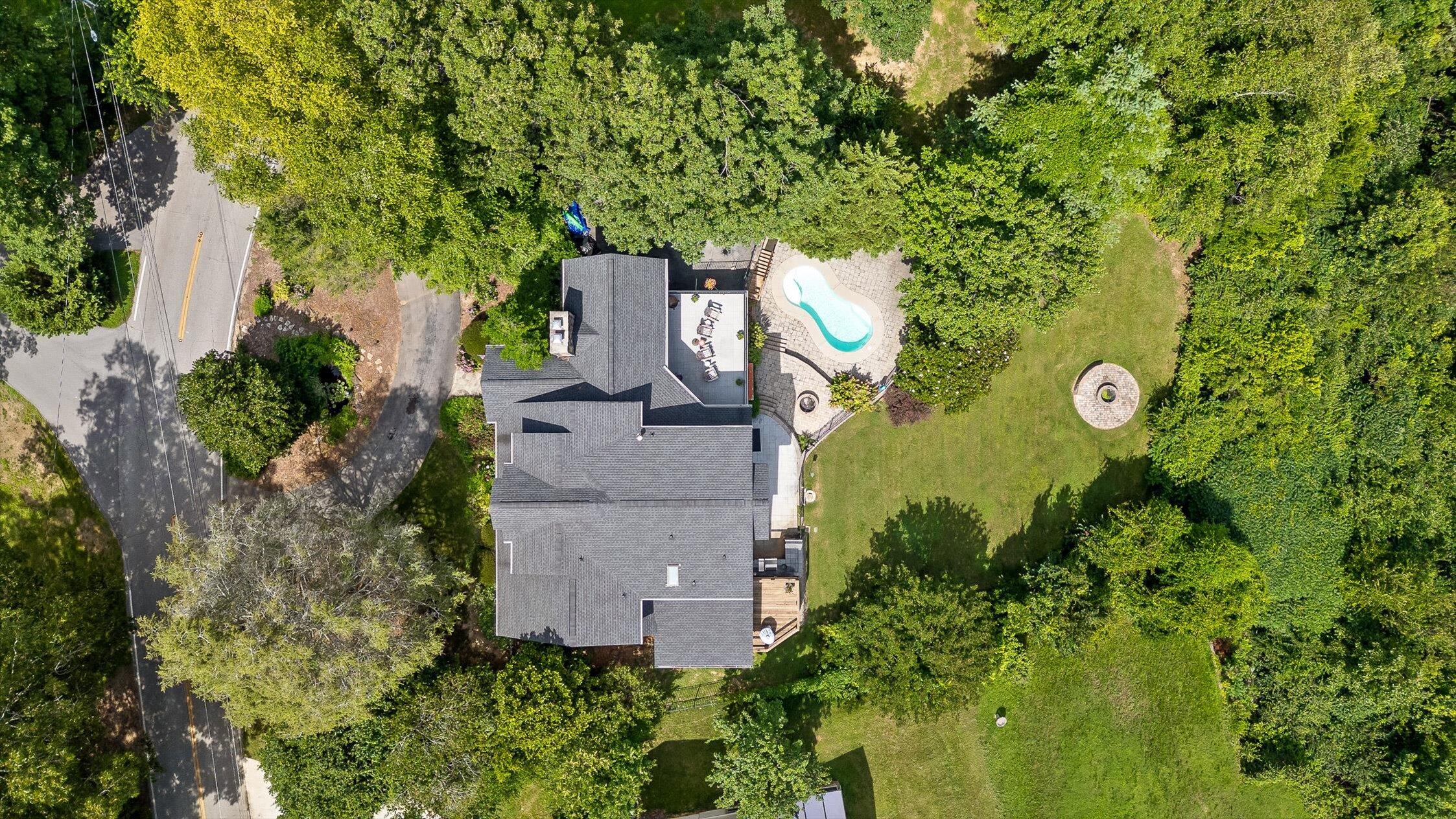 Signal Mountain, Tennessee 37377, United States, 6 Bedrooms Bedrooms, ,5 BathroomsBathrooms,Residential,Active,165755