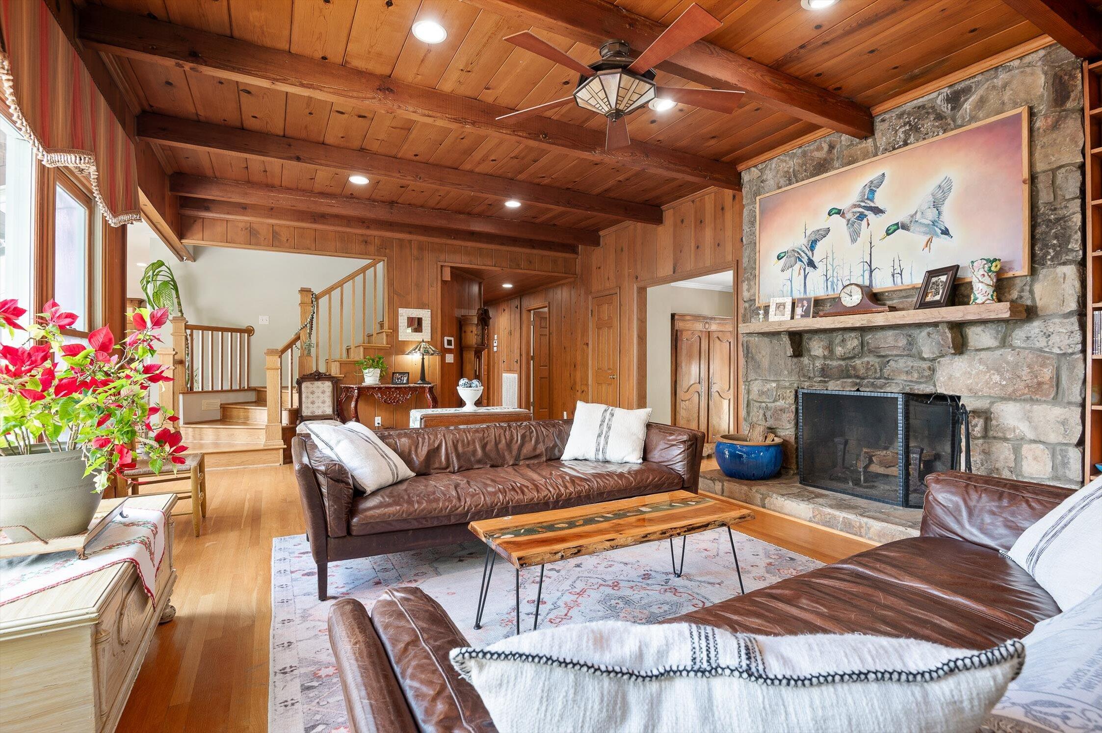 Signal Mountain, Tennessee 37377, United States, 6 Bedrooms Bedrooms, ,5 BathroomsBathrooms,Residential,Active,165755