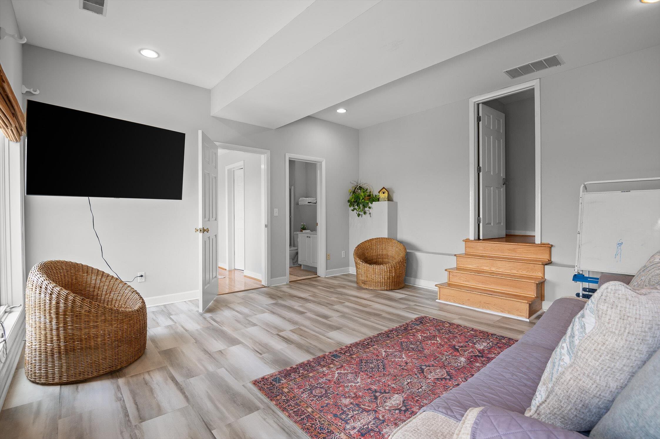 Signal Mountain, Tennessee 37377, United States, 6 Bedrooms Bedrooms, ,5 BathroomsBathrooms,Residential,Active,165755