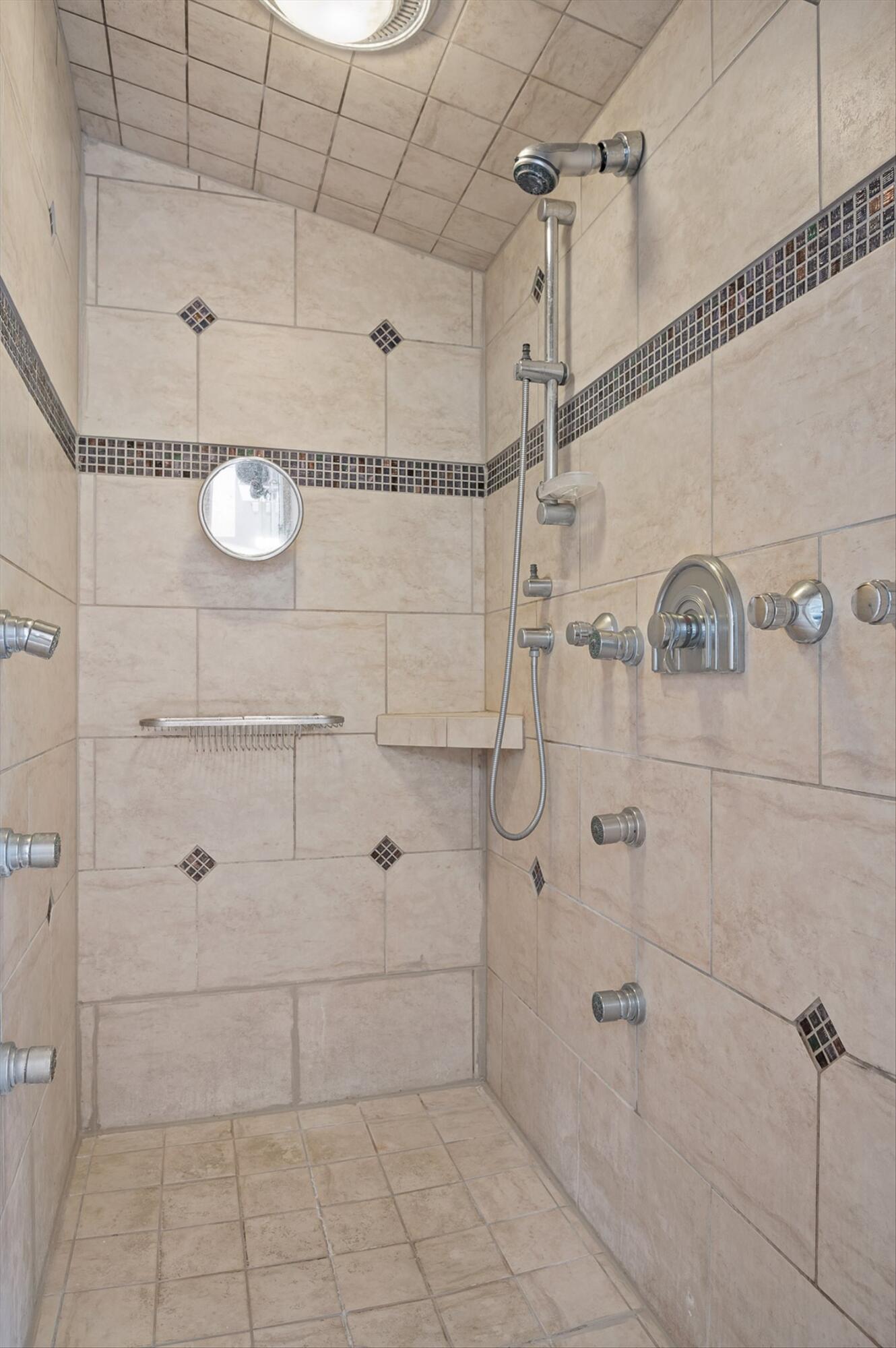 Signal Mountain, Tennessee 37377, United States, 6 Bedrooms Bedrooms, ,5 BathroomsBathrooms,Residential,Active,165755