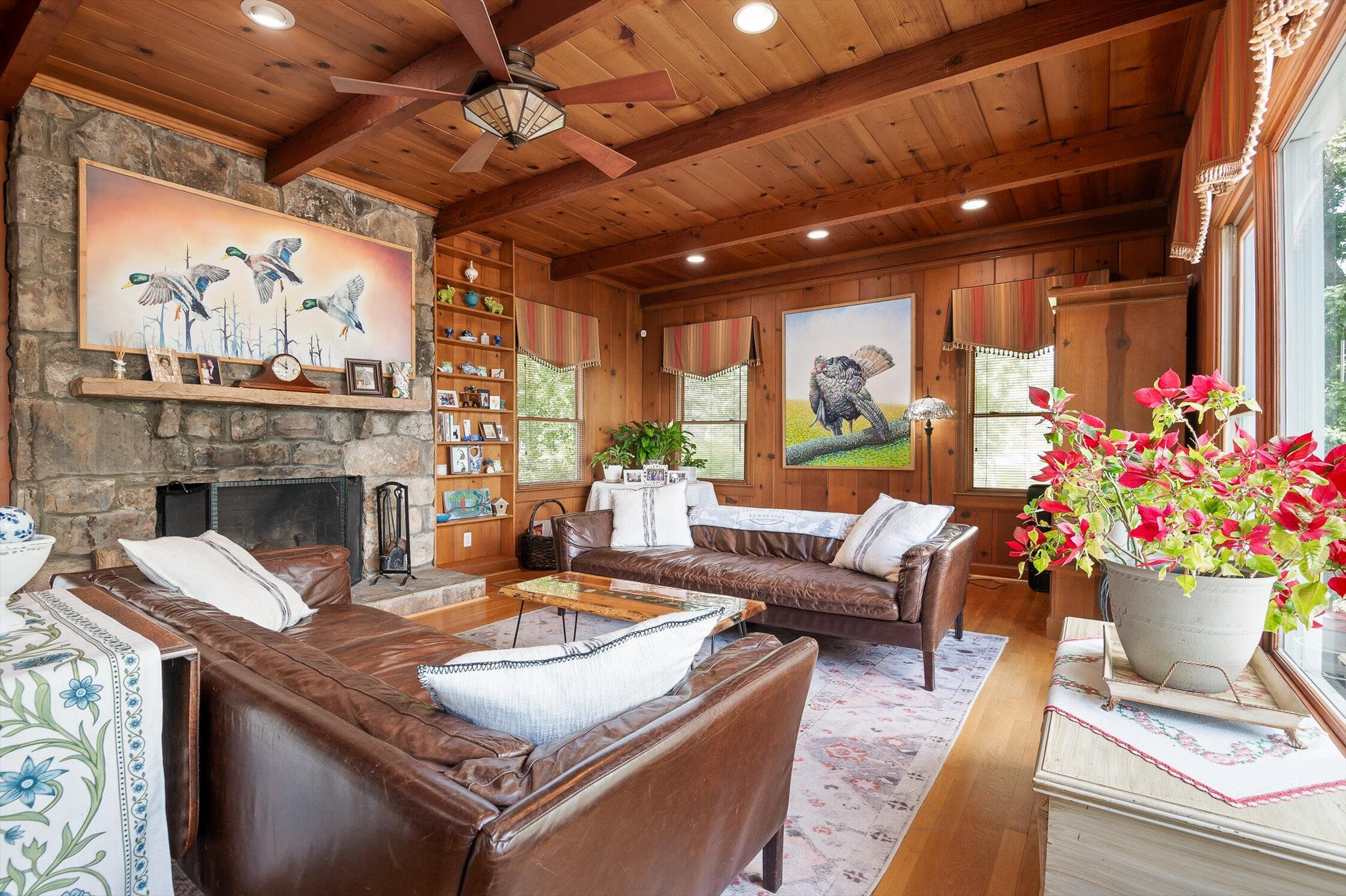 Signal Mountain, Tennessee 37377, United States, 6 Bedrooms Bedrooms, ,5 BathroomsBathrooms,Residential,Active,165755