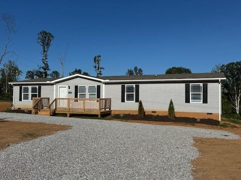 Homes For Sale - 222 Community Drive<br/> Madisonville, TN 37354