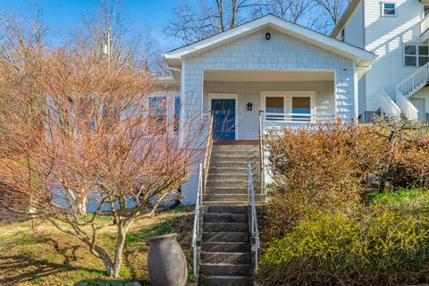 Photo of 516 Moonhollow Lane, Chattanooga, TN 37405 (MLS # 1526727)