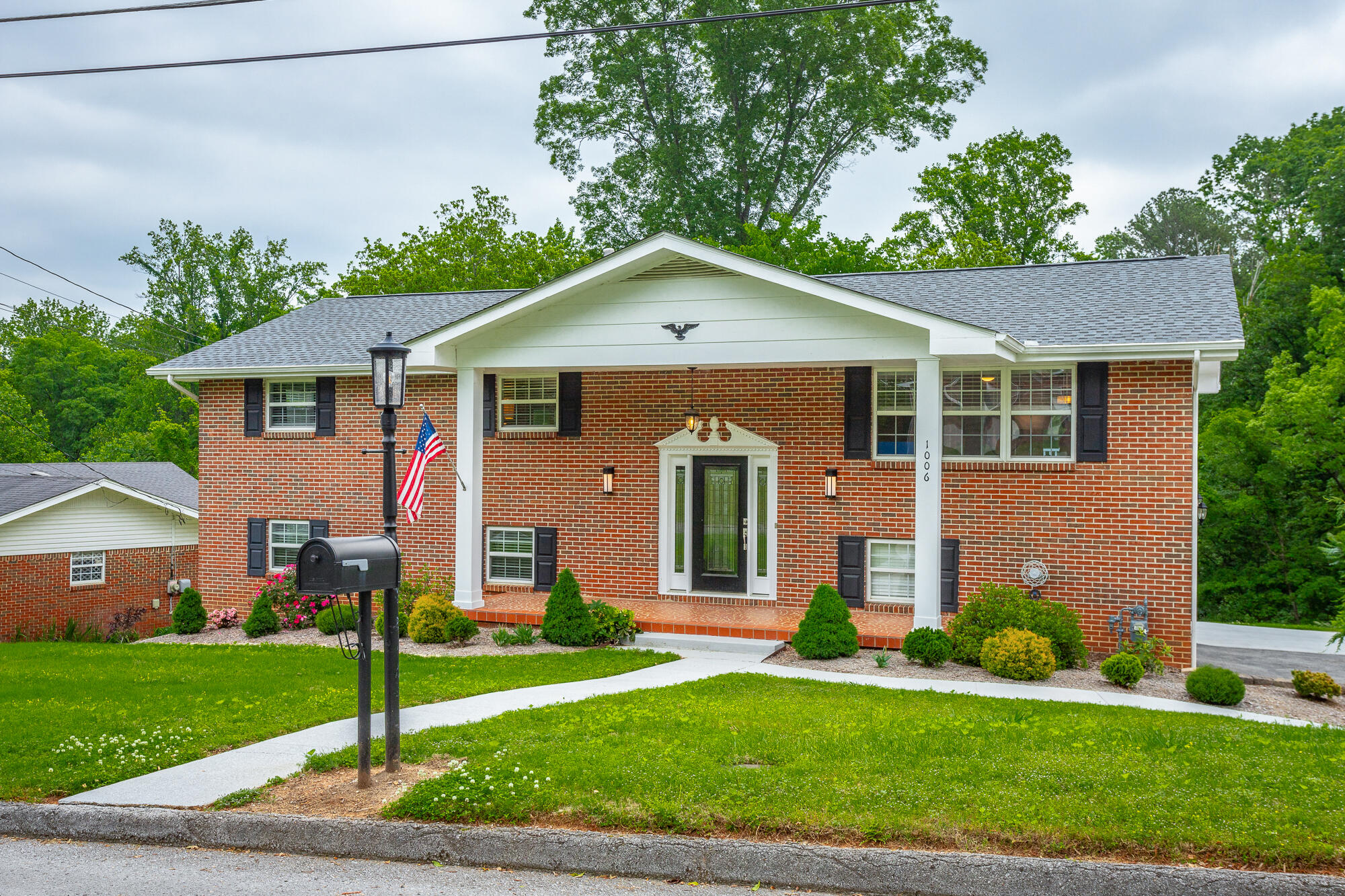 1006 Ravencrest Drive, Chattanooga, Tennessee image 1