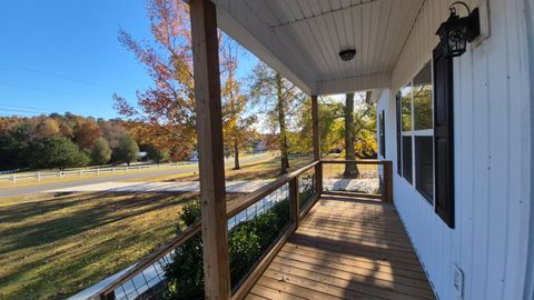 Photo of 110 Hess Drive, Bridgeport, AL 35740 (MLS # 1530073)