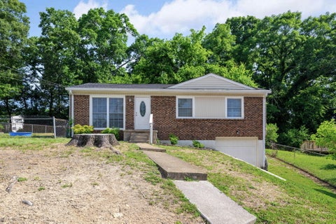 Photo of 2385 Glengerrie Drive, Soddy Daisy, TN 37379 (MLS # 1541759)