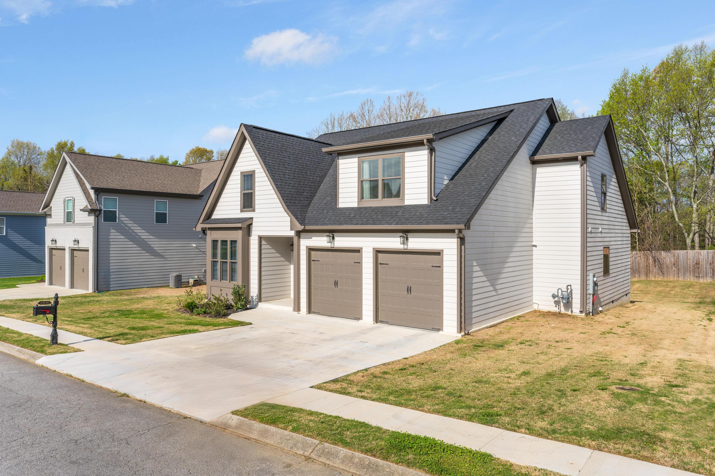 8906 Silver Maple Drive, Ooltewah, Tennessee image 3