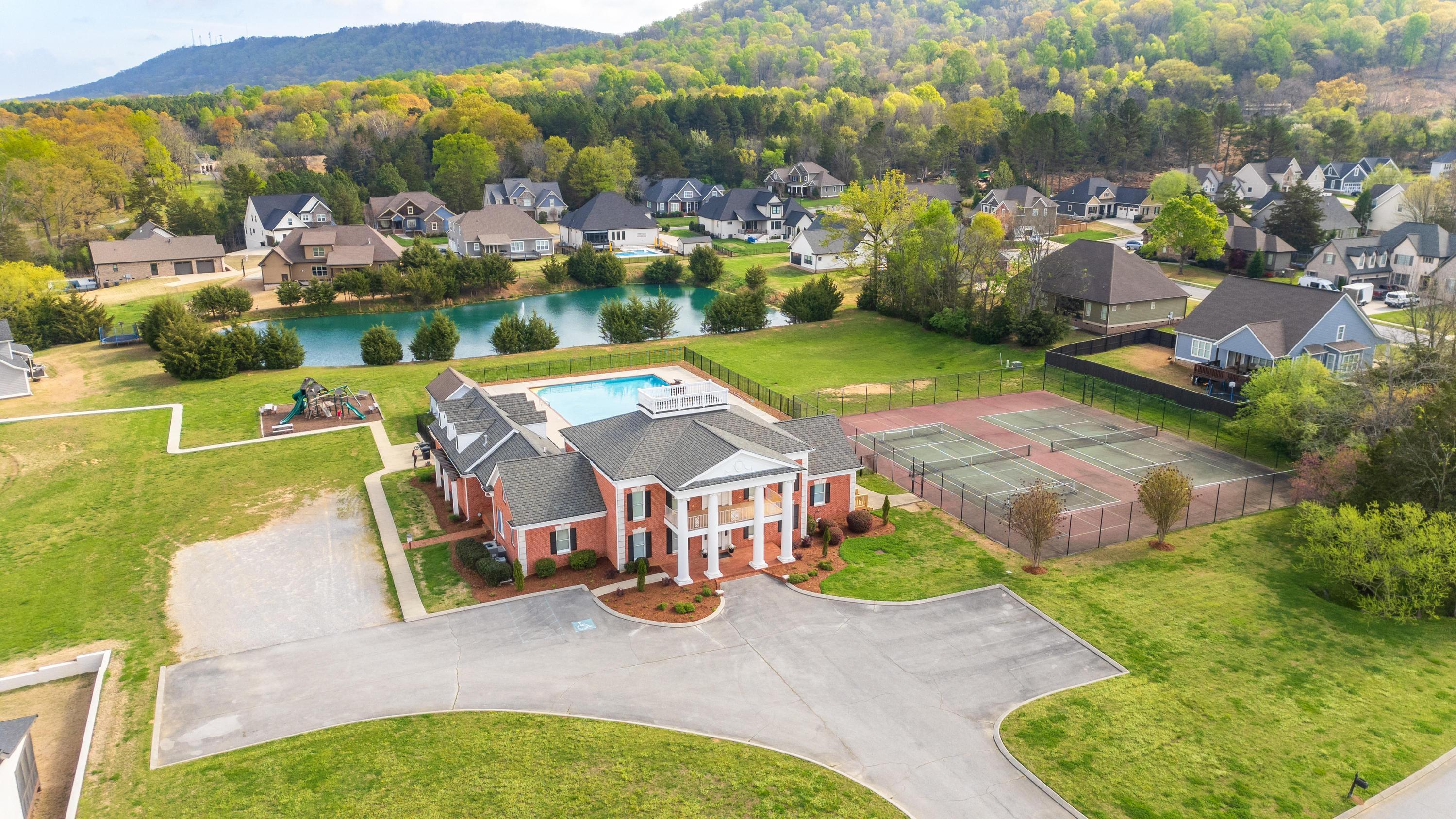 8906 Silver Maple Drive, Ooltewah, Tennessee image 13