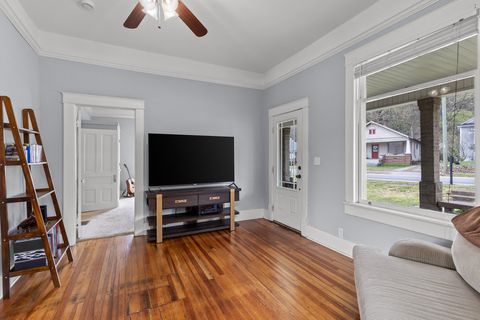 Tiny photo for 5720 Saint Elmo Avenue, Chattanooga, TN 37409 (MLS # 1530768)