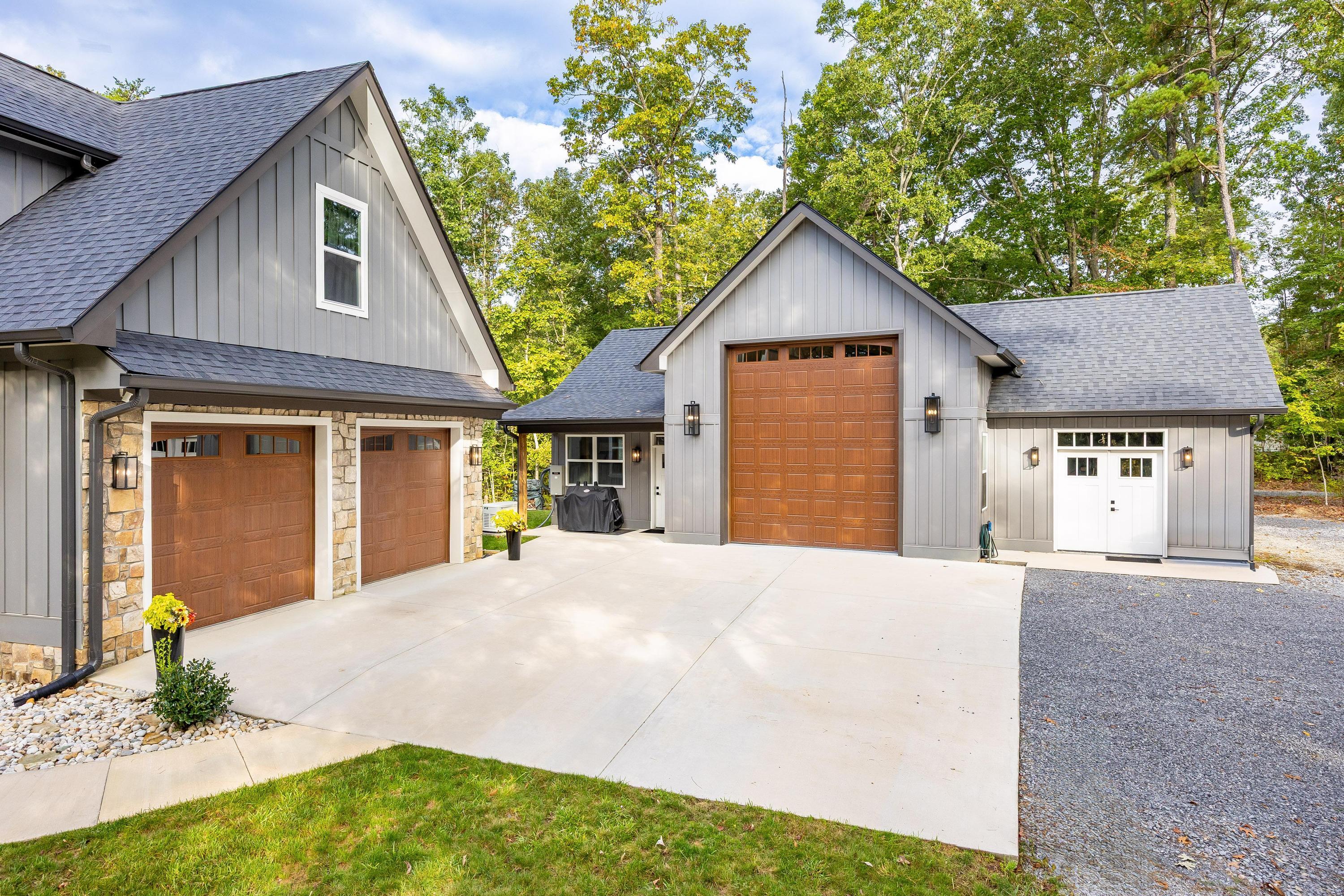 2121 Endless Oak Trail