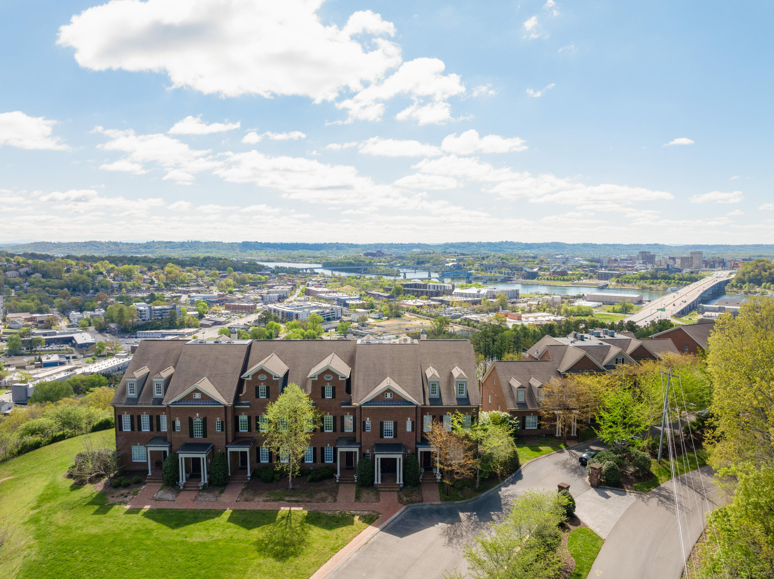 View Chattanooga, TN 37405 condo