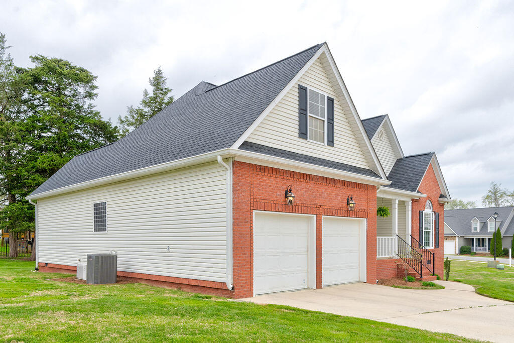 200 Hunting Ridge Circle