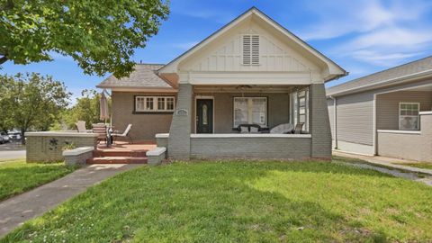 Photo of 151 N Orchard Knob Avenue, Chattanooga, TN 37404 (MLS # 1533047)